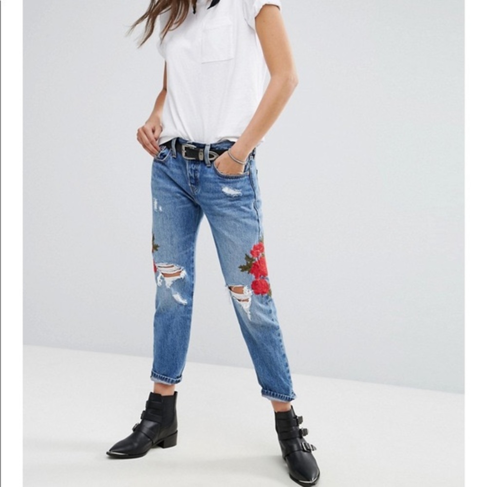 Levi 501 jeans size 25!